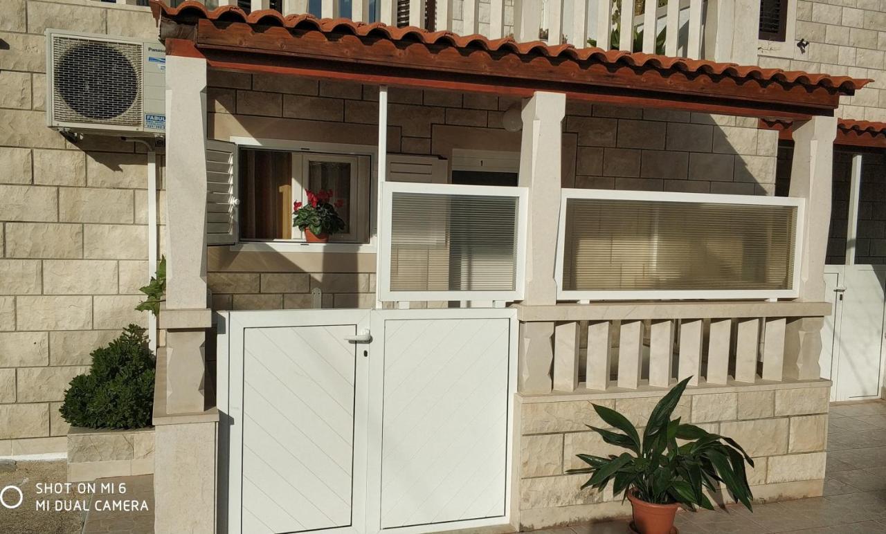 Apartmani Tanja Bol Exterior foto